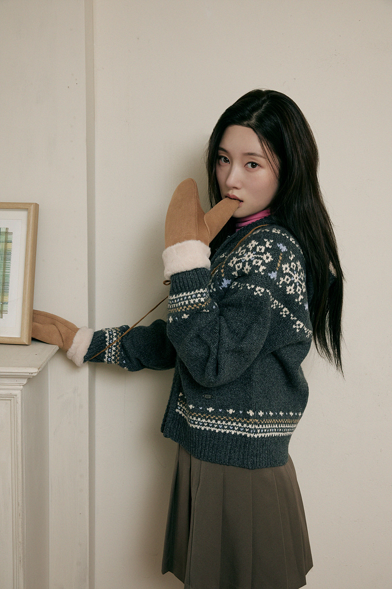 CGP(코드그라피), 정채연과 함께한 25 겨울 컬렉션 공개 711-Image